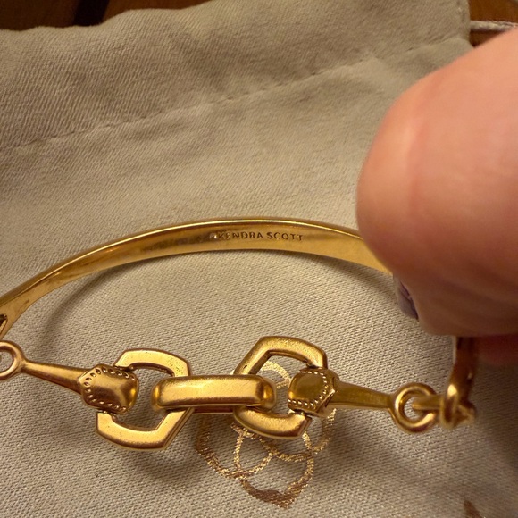 Kendra Scott Beau Link Bracelet in Vintage Gold - Picture 7 of 12